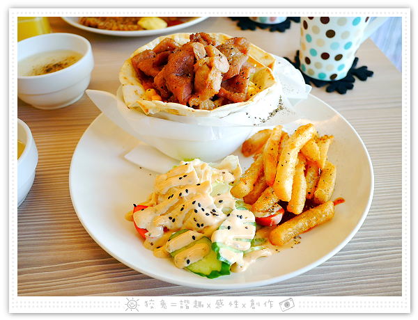 [台南食記] GO STAY dining room~近台南車站的平價早午餐店！皇家級的庶民享受！首推爆料狀態的塔可蛋餅！