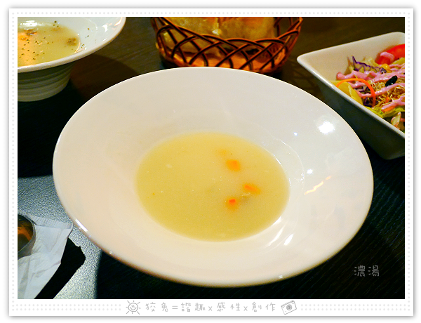 [台南食記] MAZE美之牛炭烤牛排館~原汁原味禁得起烤驗！美國頂級安格斯肋眼牛排&平價雞腿排！