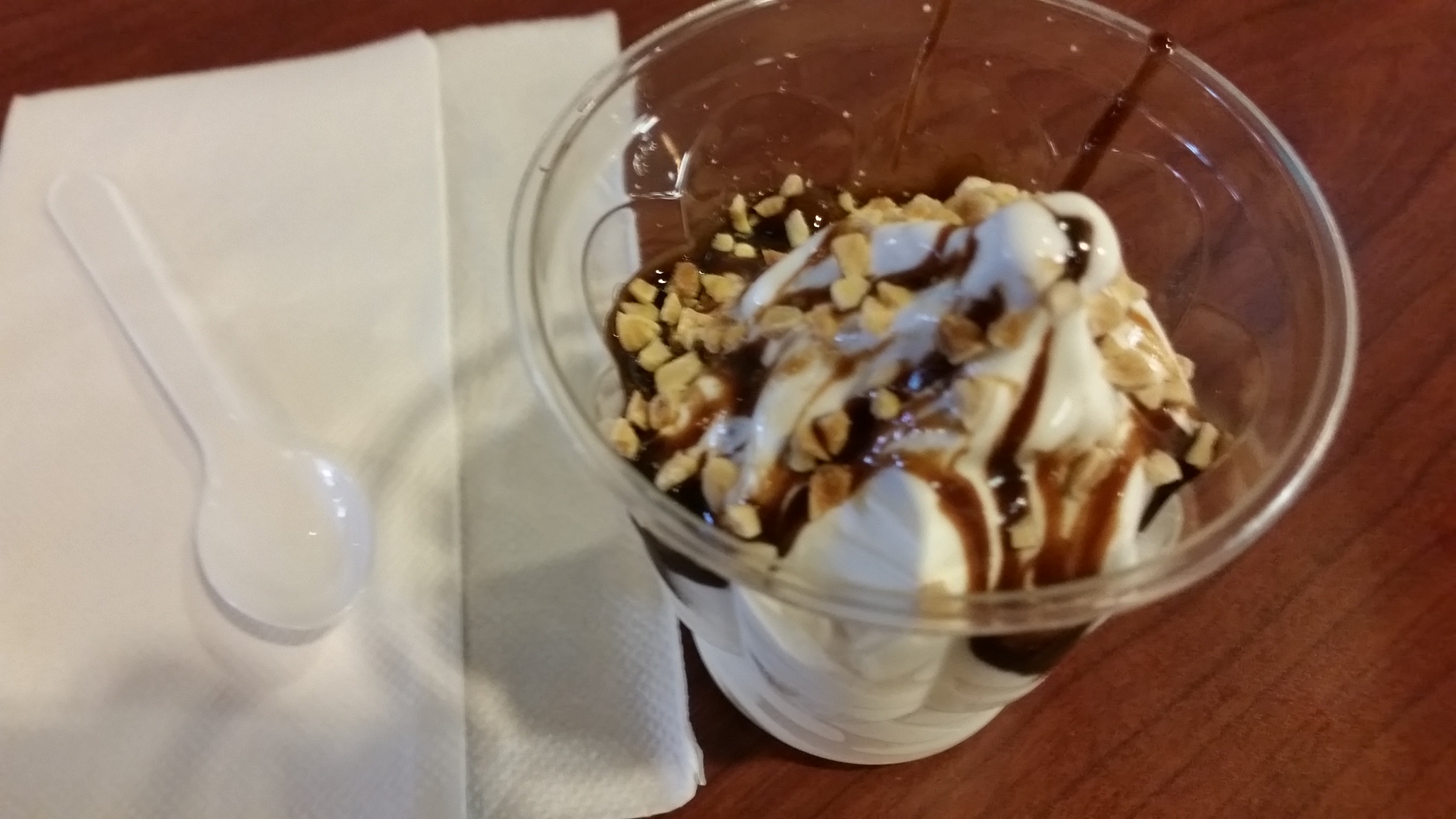 麥當當期間限定-提拉米蘇聖代 麥當當期間限定-提拉米蘇聖代