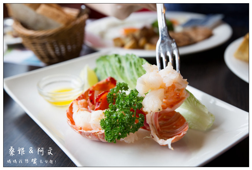 【台南安平】美味好吃的排餐料理！邊界驛站，比臉還大的肋眼牛排好好吃！