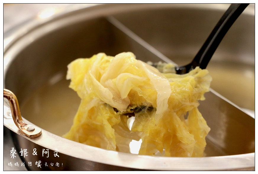 【台南安南區】洋南瓜鍋物專賣，黃澄澄的火鍋店，吃個鍋暖暖心!