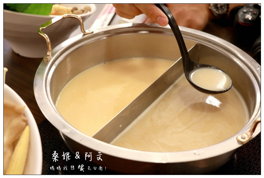 【台南安南區】洋南瓜鍋物專賣，黃澄澄的火鍋店，吃個鍋暖暖心!