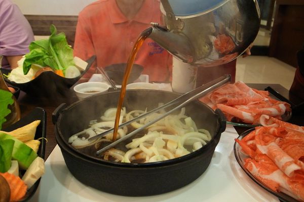 【鳥松】來澄清湖時別忘了吃「金閣鍋物」喔! 優質肉品大大滿足啦^^