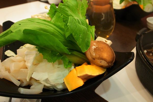 【鳥松】來澄清湖時別忘了吃「金閣鍋物」喔! 優質肉品大大滿足啦^^