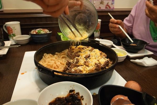 【鳥松】來澄清湖時別忘了吃「金閣鍋物」喔! 優質肉品大大滿足啦^^
