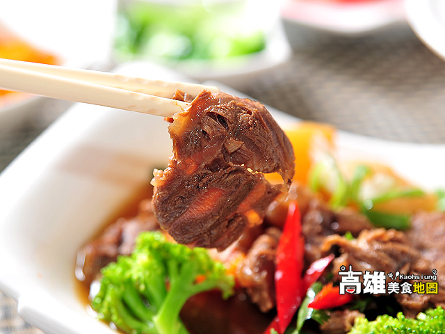 【高雄左營】雨豆咖啡‧簡餐－左營美食推薦