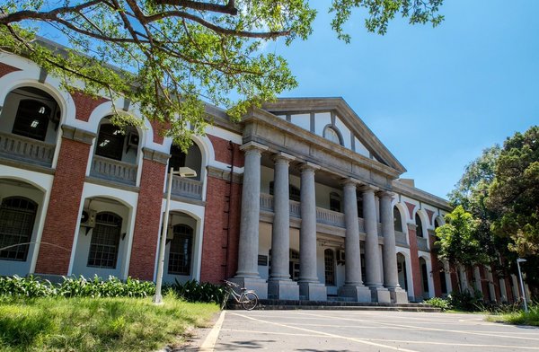 成大製造資訊所工作方向-智慧製造之數據是黃金-AI 成大製造資訊所工作方向-智慧製造之數據是黃金-AI