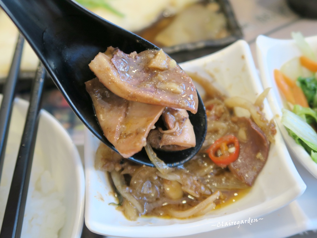 [南崁菜鳥覓食記] 餓人谷有間客棧人文茶館~澎湃料多椰香南洋海鮮麵