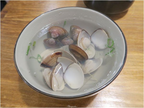 [南崁菜鳥覓食記] 晴海食事所~爭鮮價位吃得到海膽、鮭魚卵豪華十貫壽司