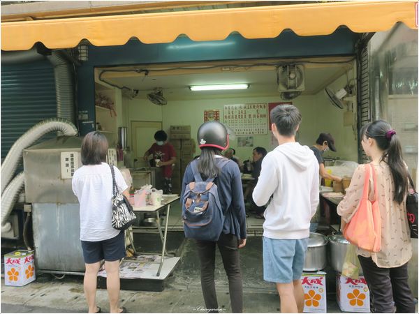 台北 捷運石牌站 無名手工蛋餅~食尚玩家推薦&小巷裡的人氣高CP值早餐店