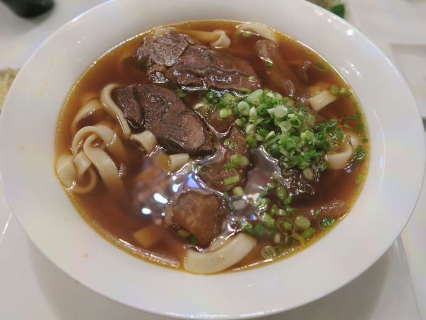 台北 捷運忠孝復興 天下三絕麵食館~高級餐廳裡享牛肉麵配紅酒