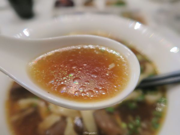 台北 捷運忠孝復興 天下三絕麵食館~高級餐廳裡享牛肉麵配紅酒