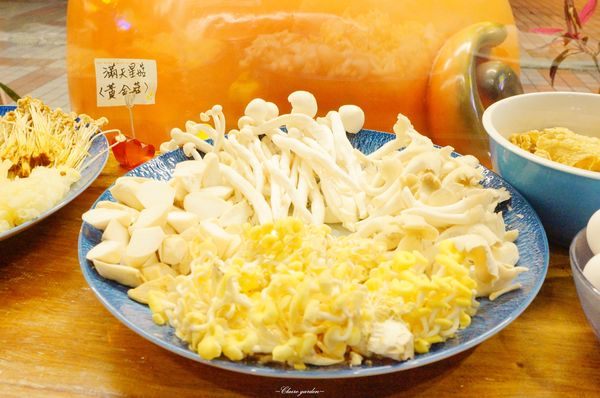 台北 捷運劍南站 山海傳~蔬食X迴轉X中國神話風的特色火鍋店