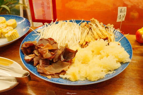 台北 捷運劍南站 山海傳~蔬食X迴轉X中國神話風的特色火鍋店
