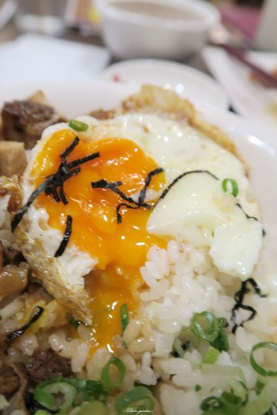 台北 捷運西門站 誠屋拉麵(寶慶店)~拉麵店的美味半熟蛋叉燒丼飯