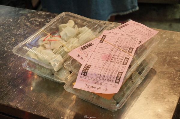 [北投在地美食]台北 芳芳江蘇水餃~味美價廉的市場內人氣餃子店