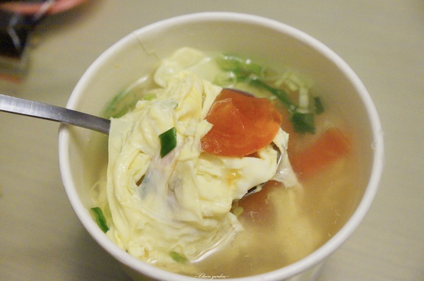 [北投在地美食]台北 芳芳江蘇水餃~味美價廉的市場內人氣餃子店