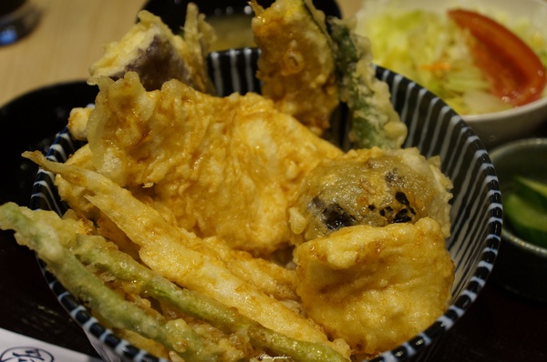 [試吃]台北捷運芝山 叁元天天丼専門店~巷弄裡人氣的日式丼飯