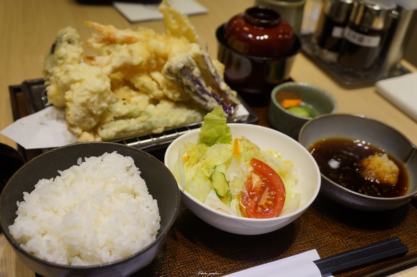 [試吃]台北捷運芝山 叁元天天丼専門店~巷弄裡人氣的日式丼飯