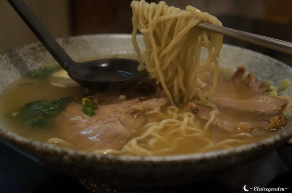 [北投在地美食]台北滿客屋拉麵~來自溫泉的蛋和豆腐，大推的其實是排骨XD