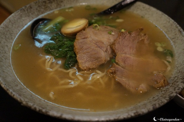 [北投在地美食]台北滿客屋拉麵~來自溫泉的蛋和豆腐，大推的其實是排骨XD