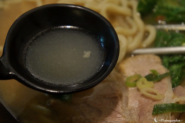 [北投在地美食]台北滿客屋拉麵~來自溫泉的蛋和豆腐，大推的其實是排骨XD