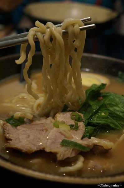 [北投在地美食]台北滿客屋拉麵~來自溫泉的蛋和豆腐，大推的其實是排骨XD