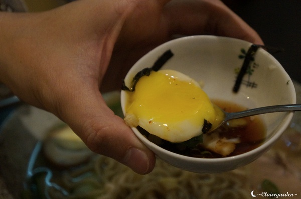 [北投在地美食]台北滿客屋拉麵~來自溫泉的蛋和豆腐，大推的其實是排骨XD