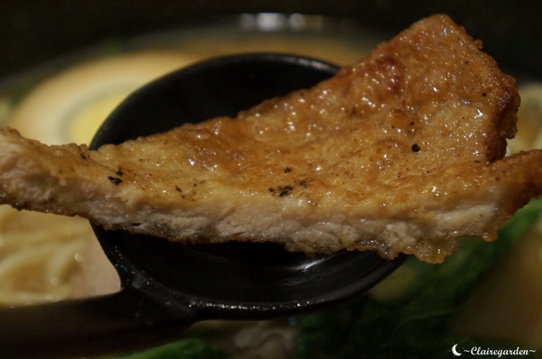 [北投在地美食]台北滿客屋拉麵~來自溫泉的蛋和豆腐，大推的其實是排骨XD