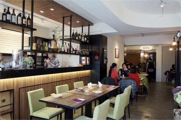 [試吃]台北捷運忠孝復興站Eat Eat Bistro~肥美鮮蝦&厚實干貝的美味義大利麵