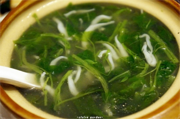 台北捷運芝山站廣澤擔仔麵~有炸蛋的麵&找不到的臭豆腐