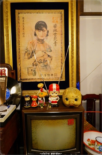 台北捷運中山站 午食年代蹦啾好吃餐廳 ~懷舊氣氛餐廳賣的竟然是？？