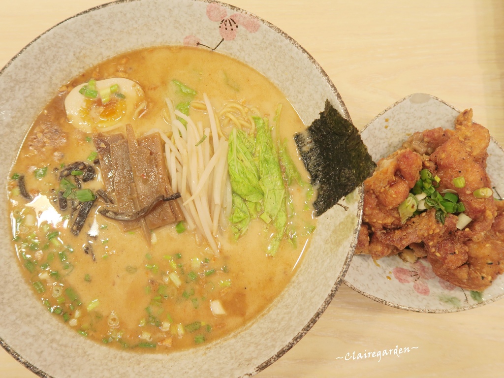 [南崁菜鳥覓食記] 江戶拉面亭~北海道香濃甜湯頭。香噴噴好厲害炸雞