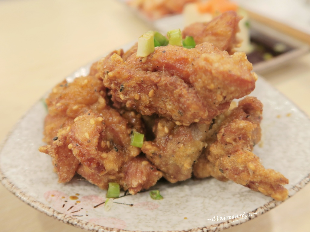 [南崁菜鳥覓食記] 江戶拉面亭~北海道香濃甜湯頭。香噴噴好厲害炸雞