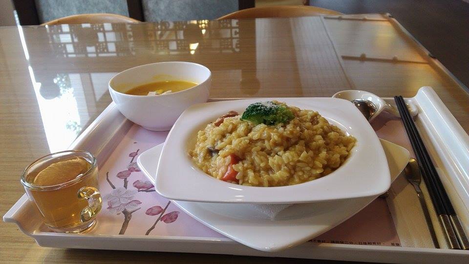 佛光大學百萬人滴水坊~好吃的素食餐廳