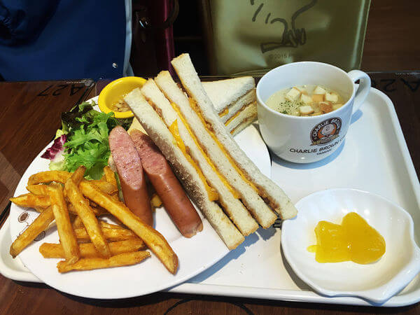 [食記●新竹] 到查理布朗咖啡和史努比交朋友:D