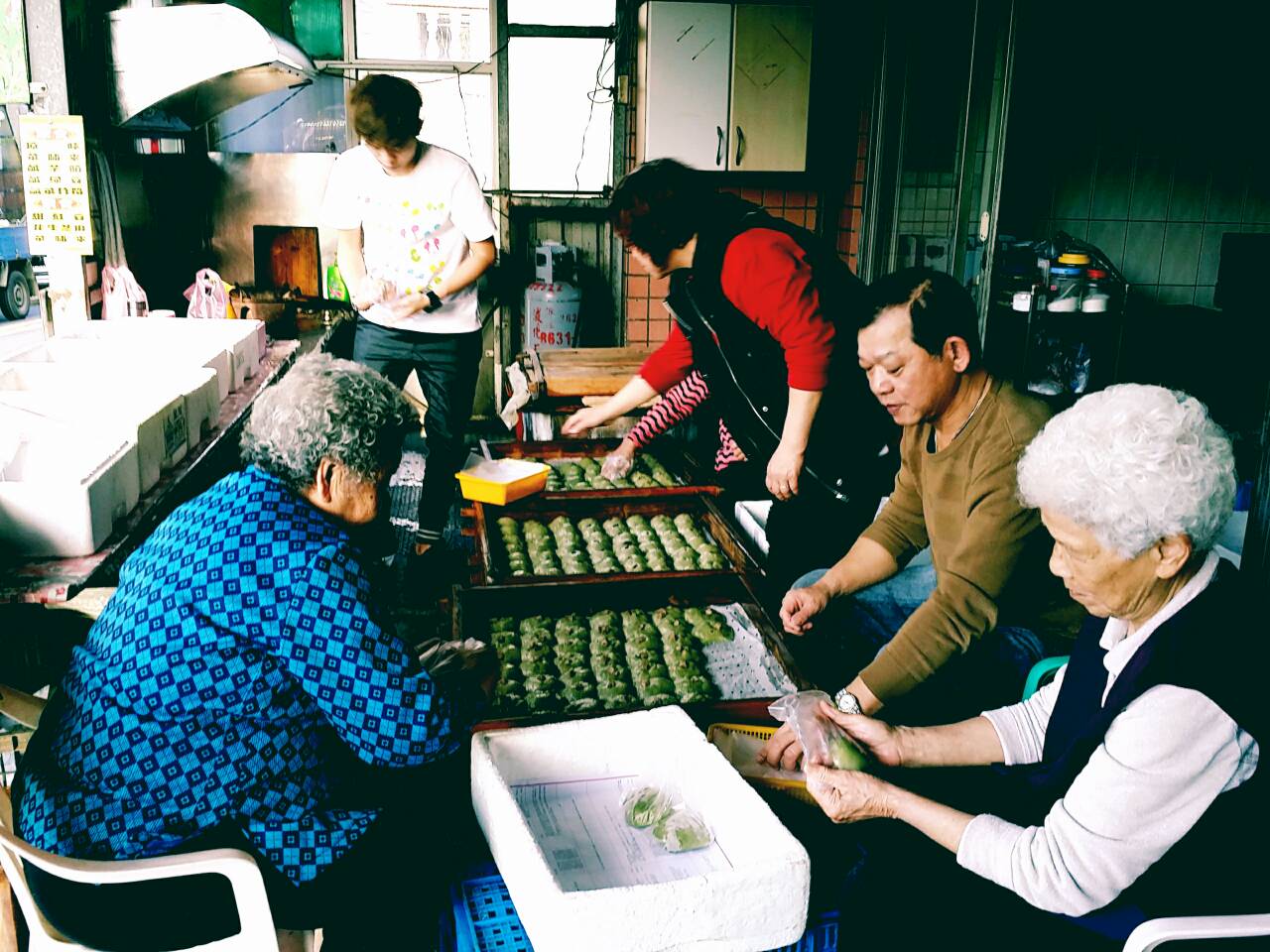 淡水阿嬤牌草仔粿-淡水天元宮賞櫻必吃-天元宮 淡水阿嬤牌草仔粿-淡水天元宮賞櫻必吃-天元宮