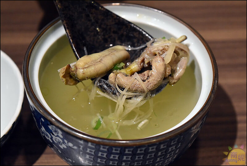 台中好吃鰻魚飯。御成町浪漫鰻屋老虎城店(附最新菜單)。鰻魚飯、丼飯通通大份量好好吃!!小菜湯品鰻魚醬汁免費續。本文登上奇摩首頁