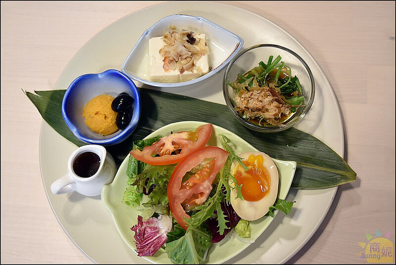 台中日式早午餐。錦小路物語(新開幕附夏季最新菜單)。可愛指數爆表的日式刨冰,讓人捨不得吃它!類似懷石料理的日式套餐,精緻漂亮清爽好吃價格卻不貴。本文登上奇摩首頁 台中日式早午餐。錦小路物語(新開幕附夏季最新菜單)。可愛指數爆表的日式刨冰,讓人捨不得吃它!類似懷石料理的日式套餐,精緻漂亮清爽好吃價格卻不貴。本文登上奇摩首頁