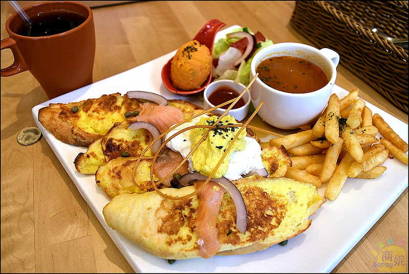 台中早午餐推薦。莎莎莉朵Sausalito CAFE(附最新菜單)。美術館周邊祕密花園。餐點豐盛份量紮實好看又好吃。本文登上愛食記月排行冠軍