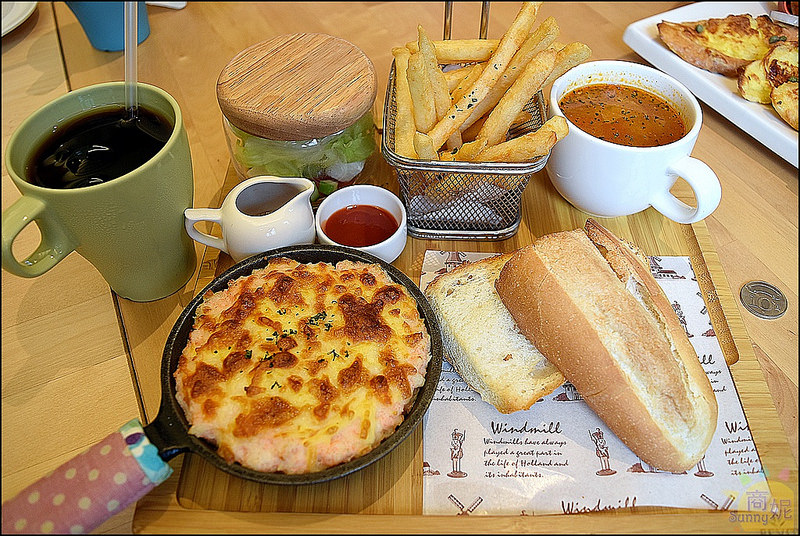 台中早午餐推薦。莎莎莉朵Sausalito CAFE(附最新菜單)。美術館周邊祕密花園。餐點豐盛份量紮實好看又好吃。本文登上愛食記月排行冠軍
