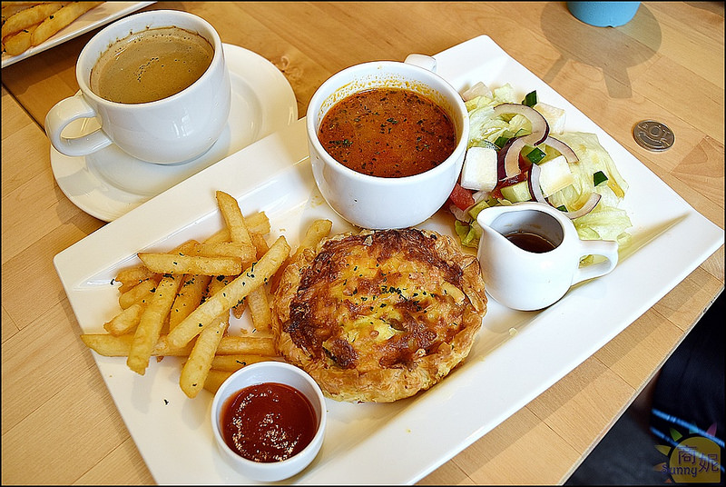 台中早午餐推薦。莎莎莉朵Sausalito CAFE(附最新菜單)。美術館周邊祕密花園。餐點豐盛份量紮實好看又好吃。本文登上愛食記月排行冠軍