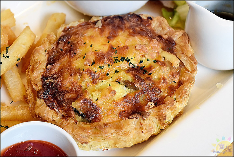 台中早午餐推薦。莎莎莉朵Sausalito CAFE(附最新菜單)。美術館周邊祕密花園。餐點豐盛份量紮實好看又好吃。本文登上愛食記月排行冠軍