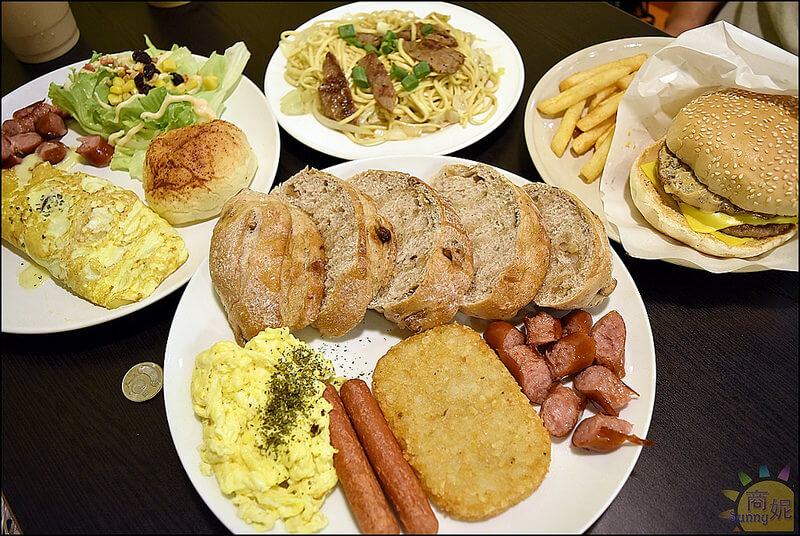 逢甲平價早午餐。喬樂晨坊。逢甲學生推薦排隊美食。豐盛套餐加飲料通通百元有找CP值完勝華麗裝潢餐廳高價早午餐。照顧學生友善餐廳 逢甲平價早午餐。喬樂晨坊。逢甲學生推薦排隊美食。豐盛套餐加飲料通通百元有找CP值完勝華麗裝潢餐廳高價早午餐。照顧學生友善餐廳