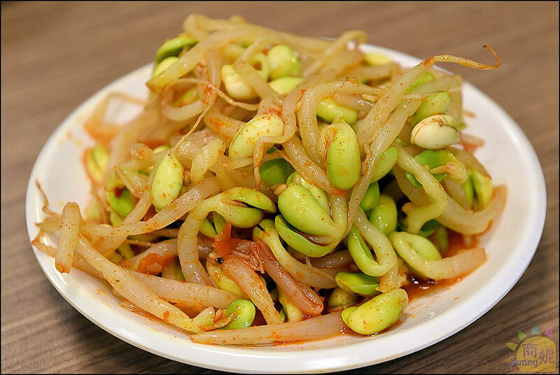 豐原超好吃牛肉麵。牛道精燉牛肉麵。全台中唯一台灣牛清燉牛腩麵,不論湯頭還是肉質都是一級棒!限量供應推薦必點。本文登上奇摩首頁 豐原超好吃牛肉麵。牛道精燉牛肉麵。全台中唯一台灣牛清燉牛腩麵,不論湯頭還是肉質都是一級棒!限量供應推薦必點。本文登上奇摩首頁