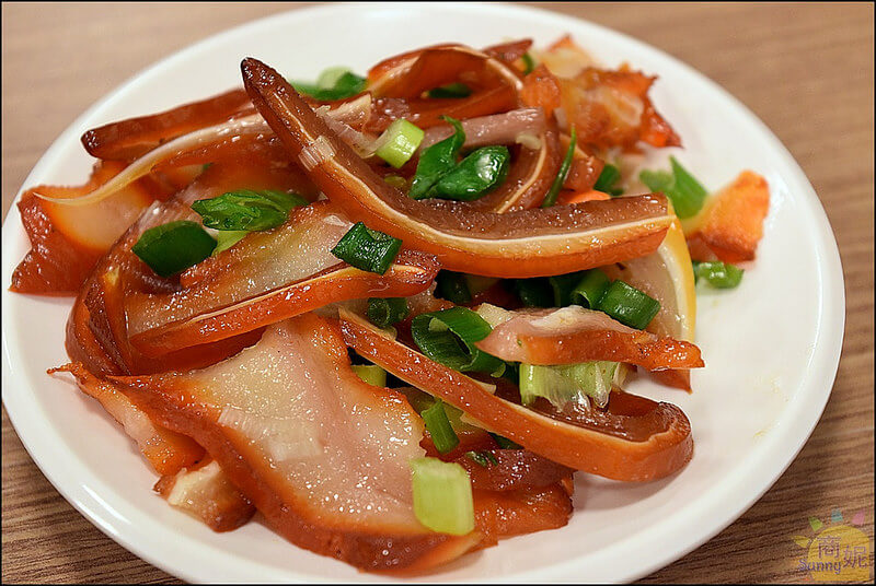 豐原超好吃牛肉麵。牛道精燉牛肉麵。全台中唯一台灣牛清燉牛腩麵,不論湯頭還是肉質都是一級棒!限量供應推薦必點。本文登上奇摩首頁 豐原超好吃牛肉麵。牛道精燉牛肉麵。全台中唯一台灣牛清燉牛腩麵,不論湯頭還是肉質都是一級棒!限量供應推薦必點。本文登上奇摩首頁