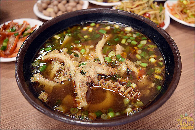 豐原超好吃牛肉麵。牛道精燉牛肉麵。全台中唯一台灣牛清燉牛腩麵,不論湯頭還是肉質都是一級棒!限量供應推薦必點。本文登上奇摩首頁 豐原超好吃牛肉麵。牛道精燉牛肉麵。全台中唯一台灣牛清燉牛腩麵,不論湯頭還是肉質都是一級棒!限量供應推薦必點。本文登上奇摩首頁