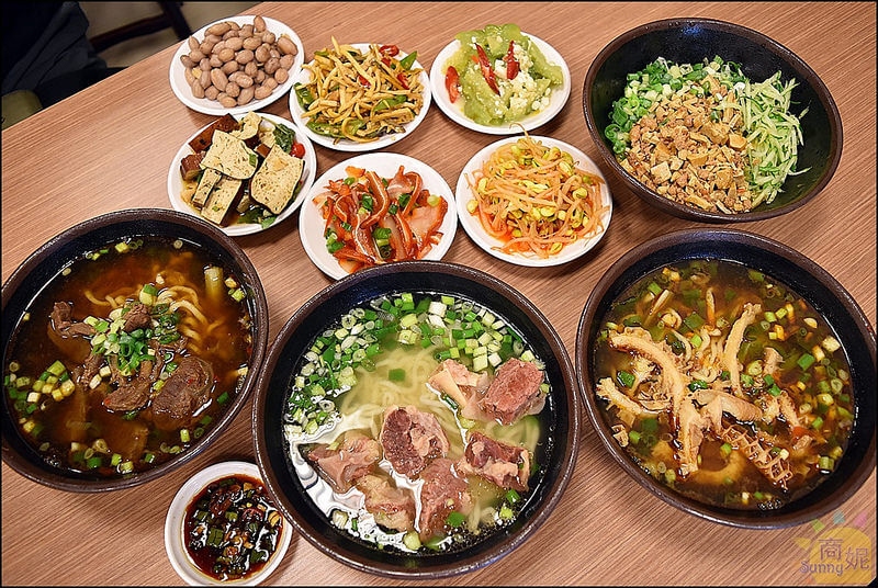 豐原超好吃牛肉麵。牛道精燉牛肉麵。全台中唯一台灣牛清燉牛腩麵,不論湯頭還是肉質都是一級棒!限量供應推薦必點。本文登上奇摩首頁 豐原超好吃牛肉麵。牛道精燉牛肉麵。全台中唯一台灣牛清燉牛腩麵,不論湯頭還是肉質都是一級棒!限量供應推薦必點。本文登上奇摩首頁