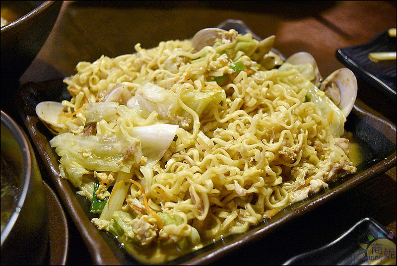 台中大里美食新開幕工業風串燒。餤 工業燒(附最新菜單)。深夜食堂宵夜新據點 台中大里美食新開幕工業風串燒。餤 工業燒(附最新菜單)。深夜食堂宵夜新據點