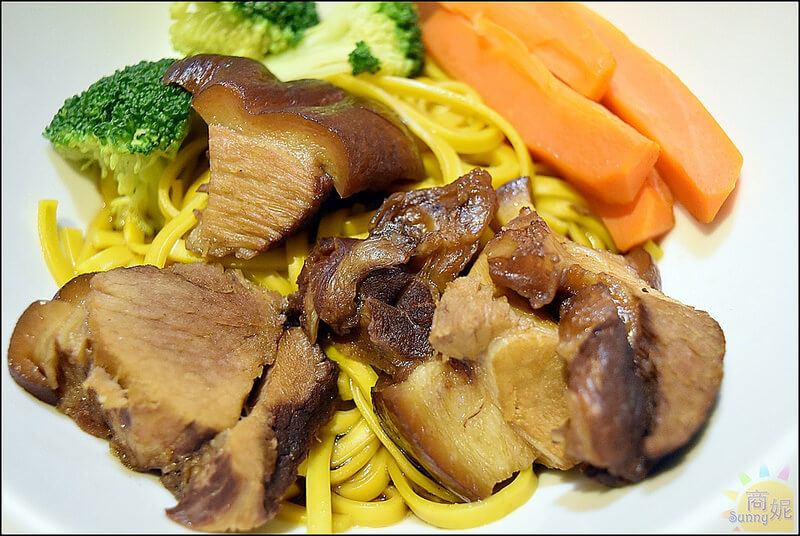 台中美食綠園道首見花香滷味。綠窩。小包裝乾式滷味添加有機玫瑰細膩熬煮健康清爽淡淡花香夏天吃好開胃!! 台中美食綠園道首見花香滷味。綠窩。小包裝乾式滷味添加有機玫瑰細膩熬煮健康清爽淡淡花香夏天吃好開胃!!